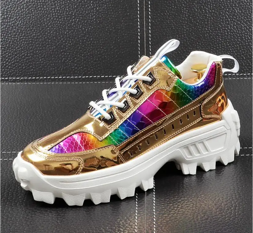 New Fashion Luxury Mens Leisure gold color board Shoes British designer Loafers with platform soles Man Leisure web celebrity
New Fashion Luxury Mens Leisure gold color board Shoes British designer Loafers with platform soles Man Leisure web celebrity
