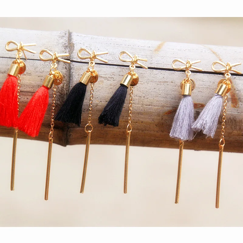 European and American Seaside Resort Style Simple Temperament Long Copper Ring Wire Broken Tassel Earrings
European and American Seaside Resort Style Simple Temperament Long Copper Ring Wire Broken Tassel Earrings