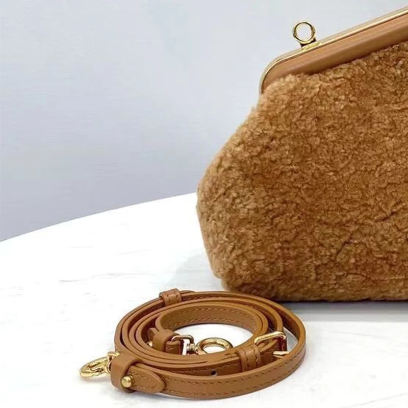 New Retro solid color lamb hair irregular clutch bag ladies clip bag cloud bag fashion multifunctional diagonal shoulder bag
New Retro solid color lamb hair irregular clutch bag ladies clip bag cloud bag fashion multifunctional diagonal shoulder bag