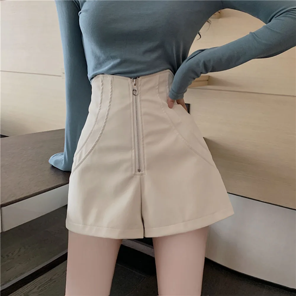 Woman Shorts High Waist Fashion PU Leather Zipper Elegant Sexy Trouser Women White Black Solid Color High Street Girls New Chic
Woman Shorts High Waist Fashion PU Leather Zipper Elegant Sexy Trouser Women White Black Solid Color High Street Girls New Chic