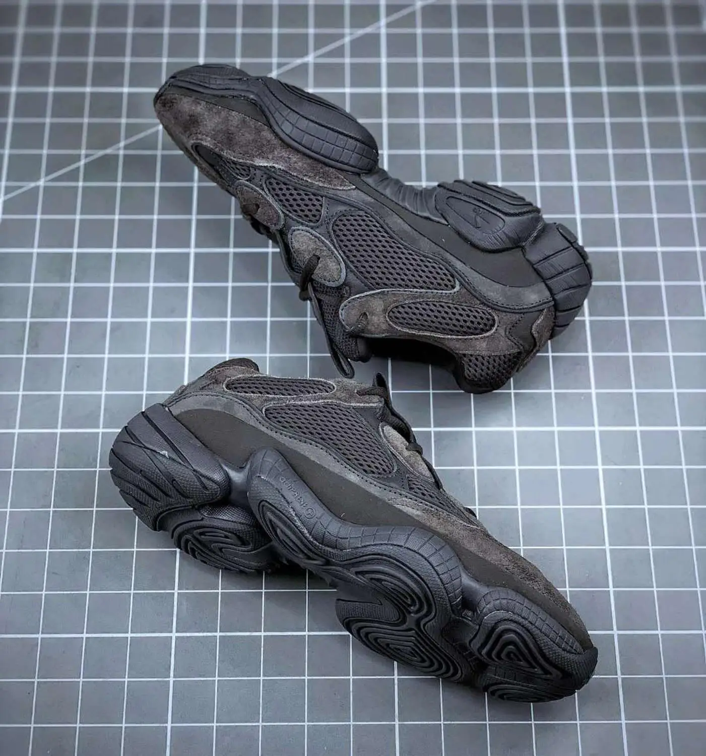 Without Box 2020 New Black White Men's And Women's Sports Running Shoes Sale
Without Box 2020 New Black White Men's And Women's Sports Running Shoes Sale