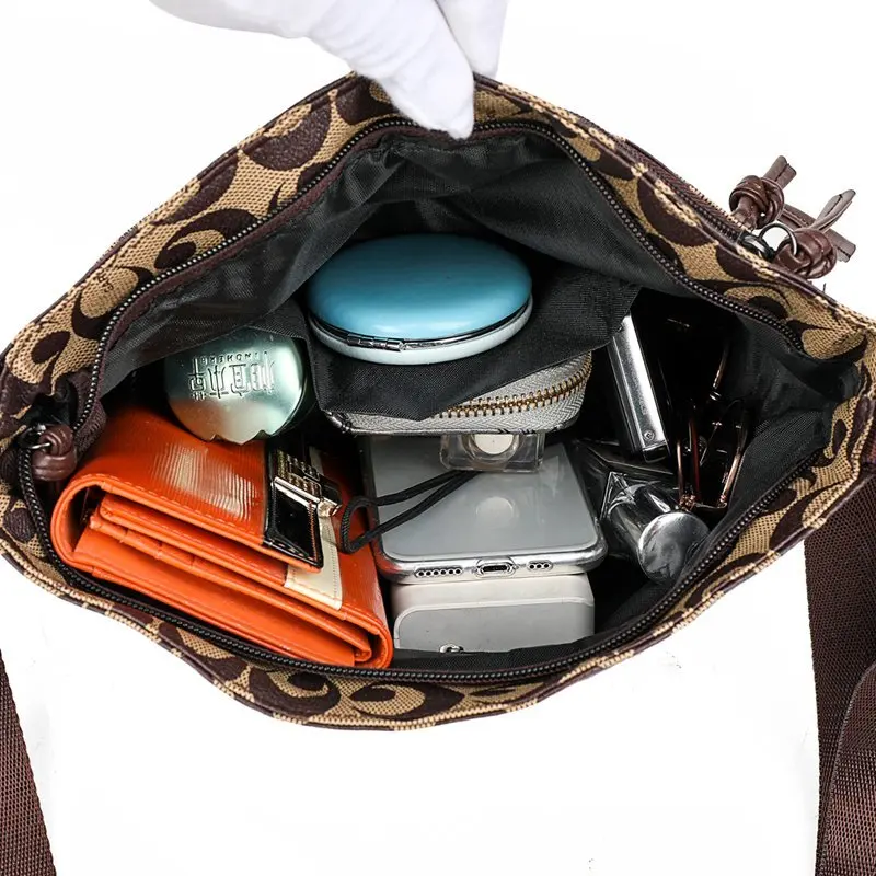 New Joker Bag Fashion Messenger Bag Trend Shoulder Bag Pu Women's Solid Color Bag Fanny Pack Crossbody Bags for Women Chest
New Joker Bag Fashion Messenger Bag Trend Shoulder Bag Pu Women's Solid Color Bag Fanny Pack Crossbody Bags for Women Chest