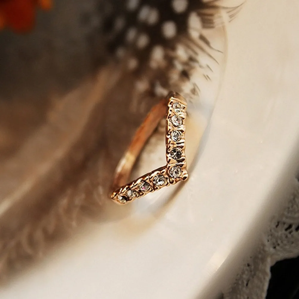 Free shipping New Version Classic V-Unique Design Paragraph rhinestone Pinky Ring Jewelry Factory Wholesale rings for girl
Free shipping New Version Classic V-Unique Design Paragraph rhinestone Pinky Ring Jewelry Factory Wholesale rings for girl