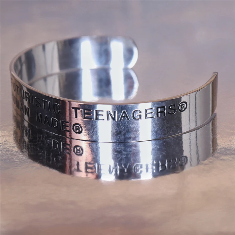 Best Quality HUMAN MADE Fashion Bracelet Track Men 1:1 Unisex Couples Jewelry Simple Lettering HUMAN MADE Women Accessories
Best Quality HUMAN MADE Fashion Bracelet Track Men 1:1 Unisex Couples Jewelry Simple Lettering HUMAN MADE Women Accessories
