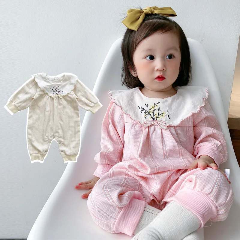 Baby jumpsuit autumn 2021 new forest bow embroidered long-sleeved romper bag fart baby long romper kids clothes
Baby jumpsuit autumn 2021 new forest bow embroidered long-sleeved romper bag fart baby long romper kids clothes