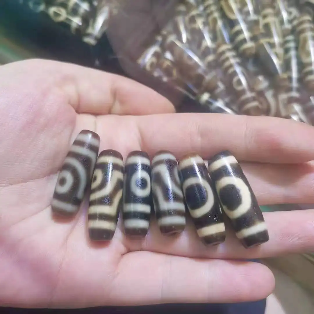 1pcs/lot milk tooth yellow one two eyes tiger tooth heaven earth weathered horseshoe pattern high quality agate dzi wholesale
1pcs/lot milk tooth yellow one two eyes tiger tooth heaven earth weathered horseshoe pattern high quality agate dzi wholesale