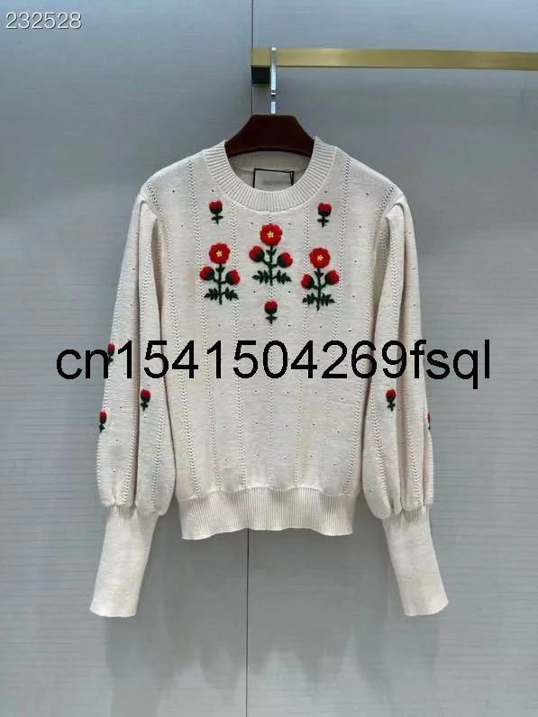New 2021 Runway Vintage Wool Pullover Women's Sweater O-neck Flowers Embroidery Long Sleeve Knitted Jumper
New 2021 Runway Vintage Wool Pullover Women's Sweater O-neck Flowers Embroidery Long Sleeve Knitted Jumper