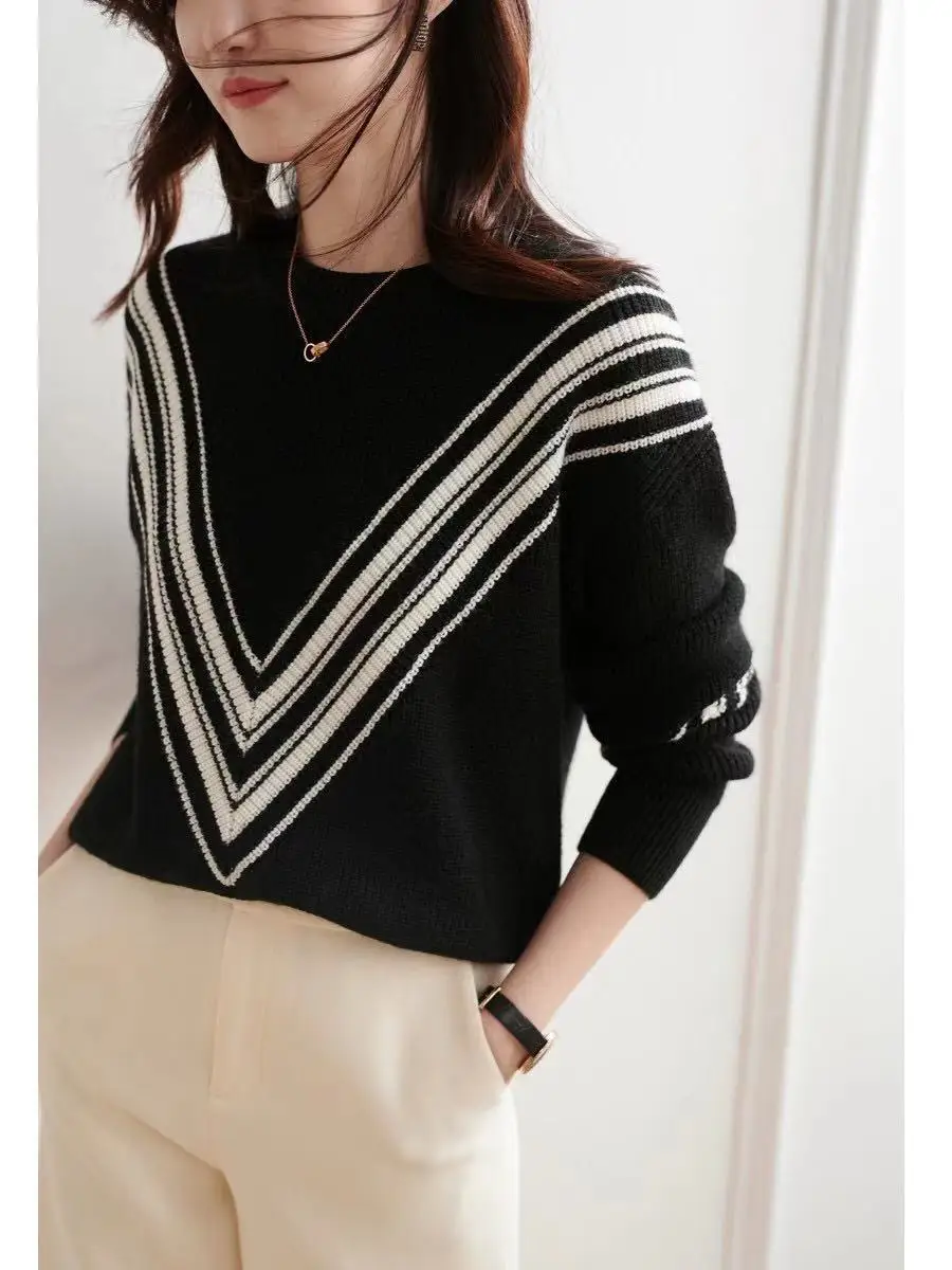 2021 Spring Clothing Ladies Color Patchwork Sweater Fashion Women O-neck Long Sleeve Wool Pullover Knitted Black / White Sweater
2021 Spring Clothing Ladies Color Patchwork Sweater Fashion Women O-neck Long Sleeve Wool Pullover Knitted Black / White Sweater