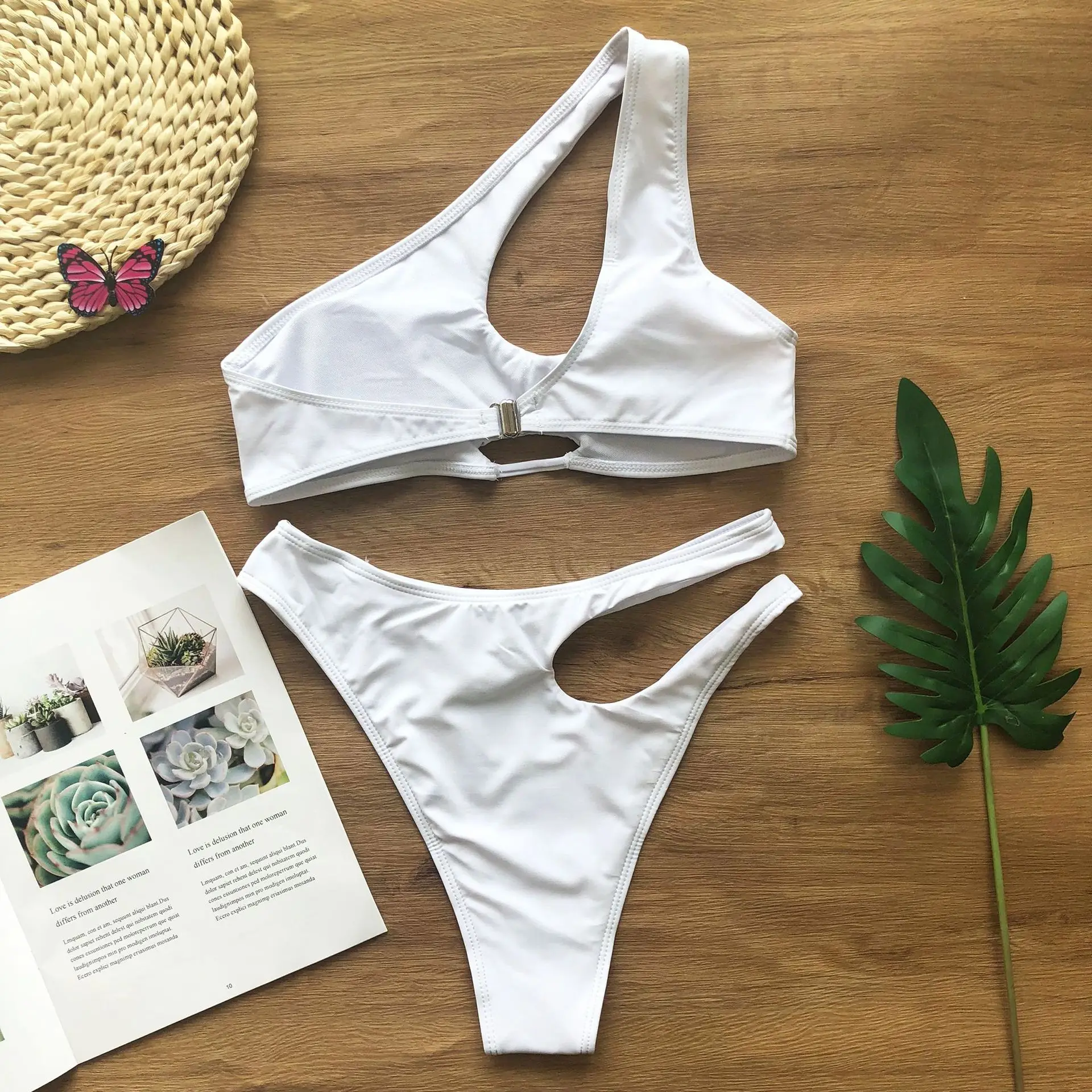 One Shoulder Bikini 2021 Bandage High Cut Swimwear Female Sexy Thong Bikini Hollow Out Bathing Suit Black Push Up Swimsuit Women
One Shoulder Bikini 2021 Bandage High Cut Swimwear Female Sexy Thong Bikini Hollow Out Bathing Suit Black Push Up Swimsuit Women