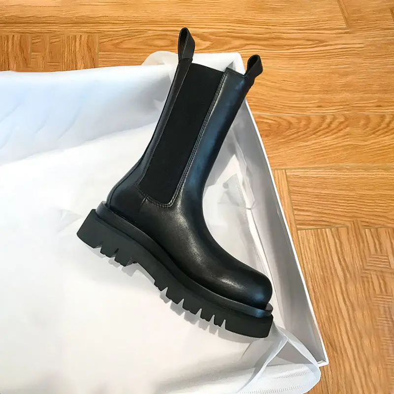 New Luxury Chelsea Boots Women Boots Chunky Winter Shoes Platform Slip On Chunky Heel BV Boot Brand Designer 
New Luxury Chelsea Boots Women Boots Chunky Winter Shoes Platform Slip On Chunky Heel BV Boot Brand Designer