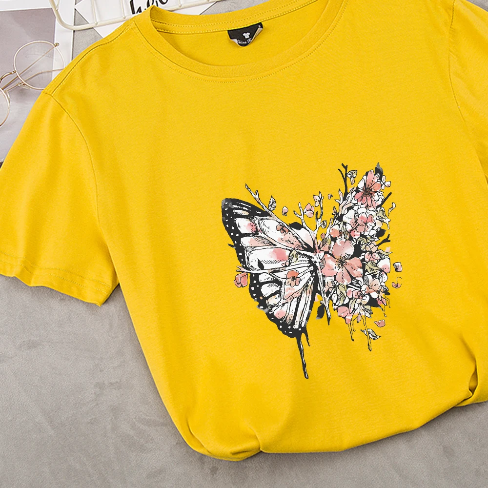 Plus Size Tshirts Women Grunge Butterfly Retro Graphic T Shirt Streetwear Vegan Ladies Short Sleeve O-Neck Aesthetic Shirts 
Plus Size Tshirts Women Grunge Butterfly Retro Graphic T Shirt Streetwear Vegan Ladies Short Sleeve O-Neck Aesthetic Shirts