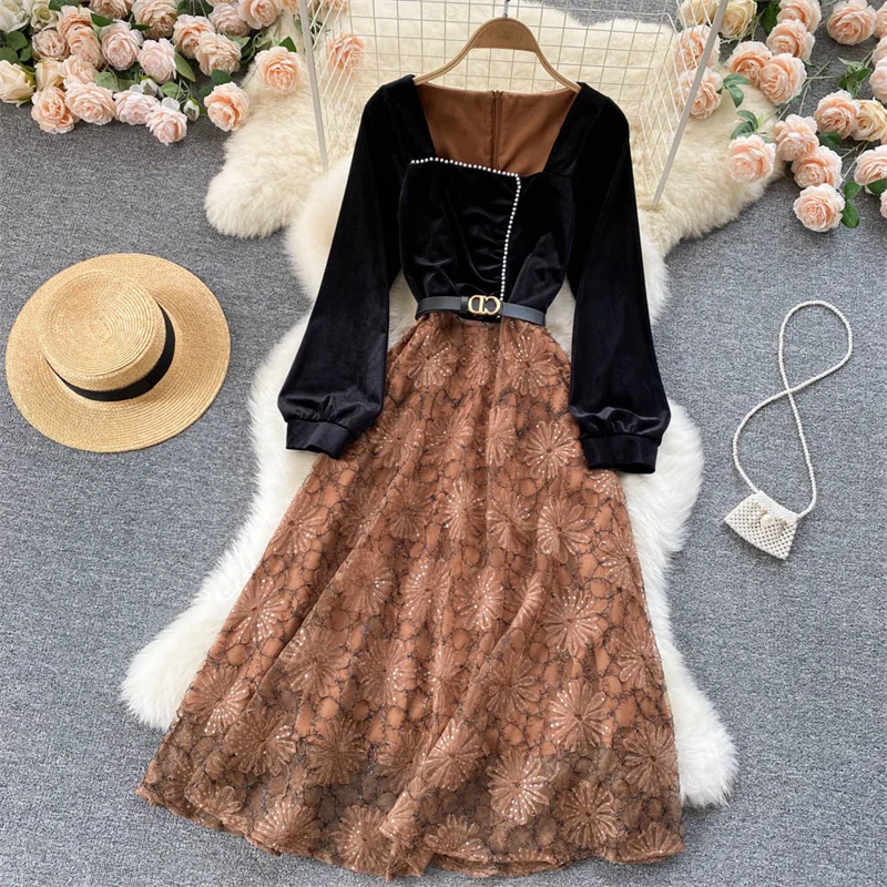 New Autumn Women Gold Velvet Patchwork Dresses Elegant Short Sleeve Lace Jacquard A Line Black Slim Dresses
New Autumn Women Gold Velvet Patchwork Dresses Elegant Short Sleeve Lace Jacquard A Line Black Slim Dresses