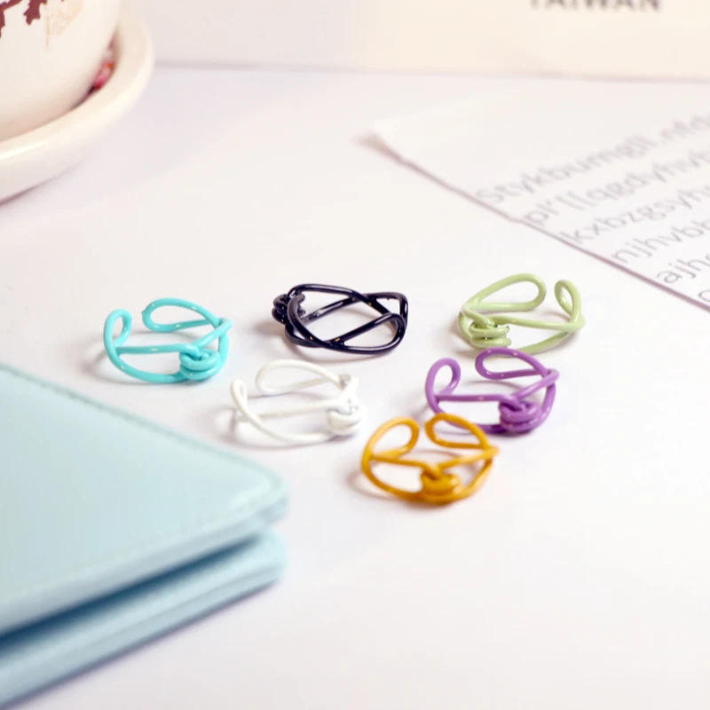 2021 New cute fashion personality ladies irregular knotted opening candy ring geometric hand-painted party hollow ring jewelry
2021 New cute fashion personality ladies irregular knotted opening candy ring geometric hand-painted party hollow ring jewelry