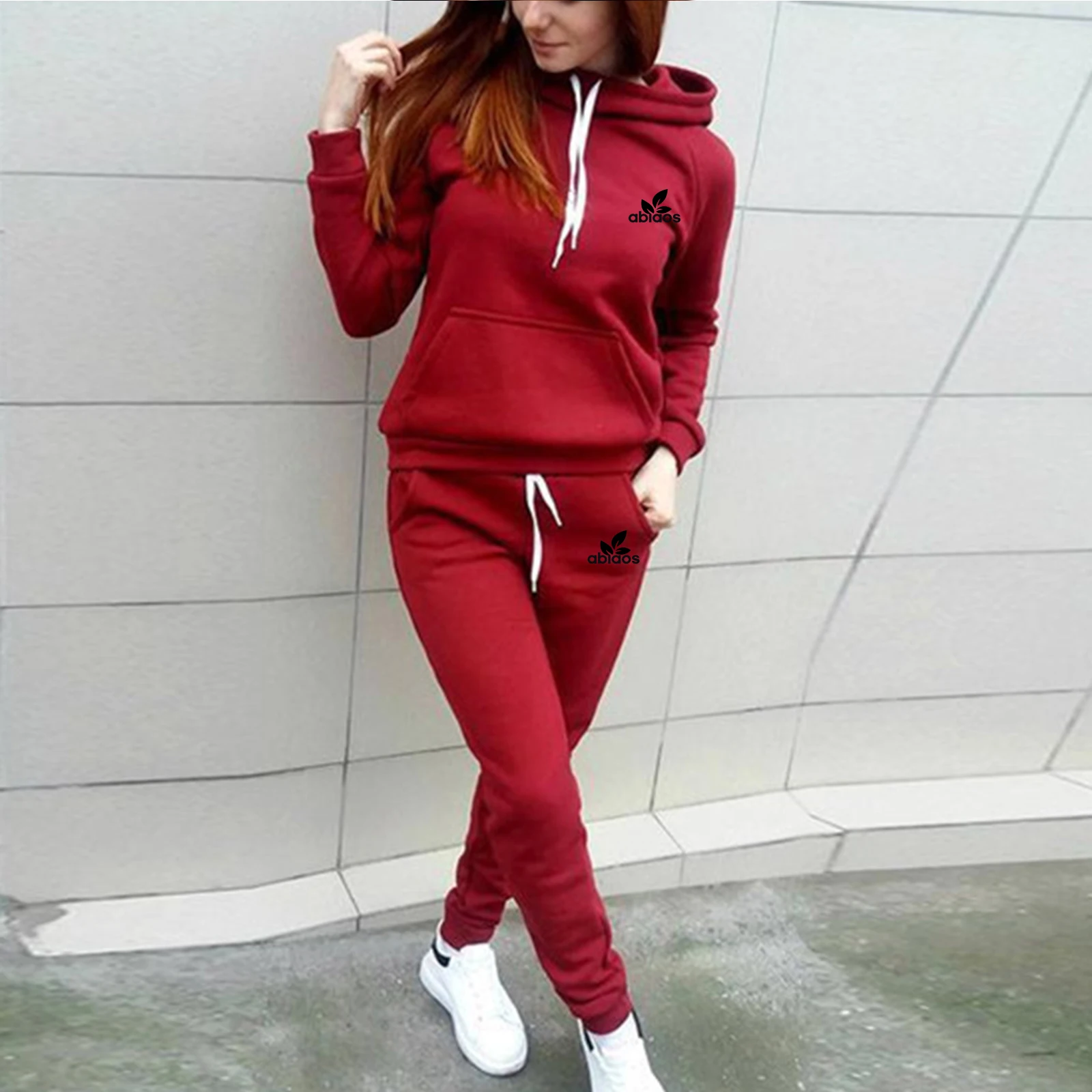 Women's sports and leisure suits 2021 youth version of the spring and autumn women's new hooded pullover casual pants
Women's sports and leisure suits 2021 youth version of the spring and autumn women's new hooded pullover casual pants