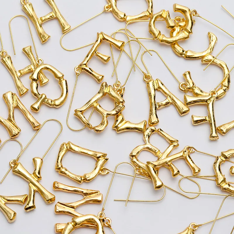 2021 High Quality Letter A-Z Drop Earrings for Women Men Trendy Elegant Korean Minimalist Gold Color Statement Earrings Jewelry
2021 High Quality Letter A-Z Drop Earrings for Women Men Trendy Elegant Korean Minimalist Gold Color Statement Earrings Jewelry