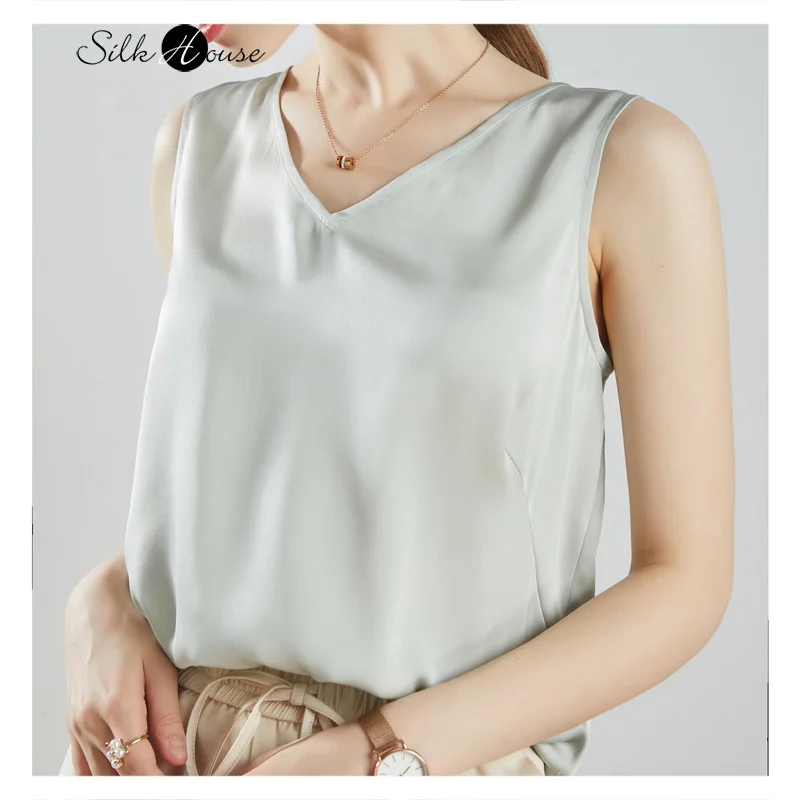 Silk Solid Color Camisole Women's Sexy Outer Wear Interior Design Outdoor Loose Bottoming Shirt Summer 2020 Fashion New Style
Silk Solid Color Camisole Women's Sexy Outer Wear Interior Design Outdoor Loose Bottoming Shirt Summer 2020 Fashion New Style