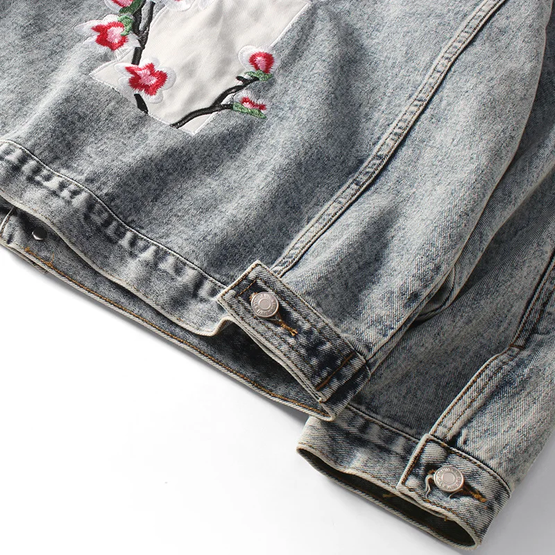 Hip Hop Floral Embroidery Denim Jackets Men Streetwear 2019 Fashion Jeans Coat Autumn Streetwear Jeans Jackets Male HZ169
Hip Hop Floral Embroidery Denim Jackets Men Streetwear 2019 Fashion Jeans Coat Autumn Streetwear Jeans Jackets Male HZ169