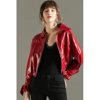Autumn 2020 new Pu small leather jacket Women Short loose high waist locomotive bright leather jacket red 
Autumn 2020 new Pu small leather jacket Women Short loose high waist locomotive bright leather jacket red