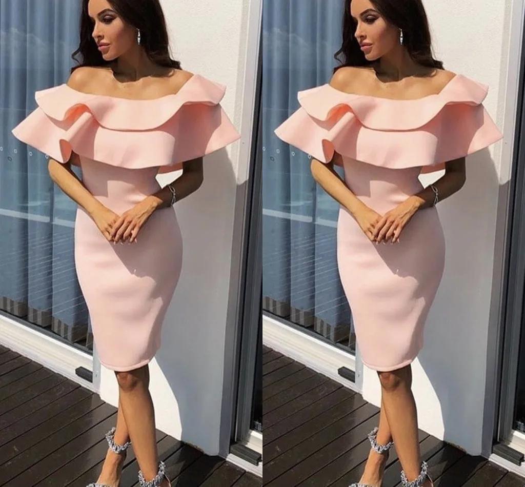 

Cheap Blush Pink Sheath Homecoming Dresses Off Shoulder Ruched Ruffles Knee Length Cocktail Dresses Short Prom Dress Party Gowns