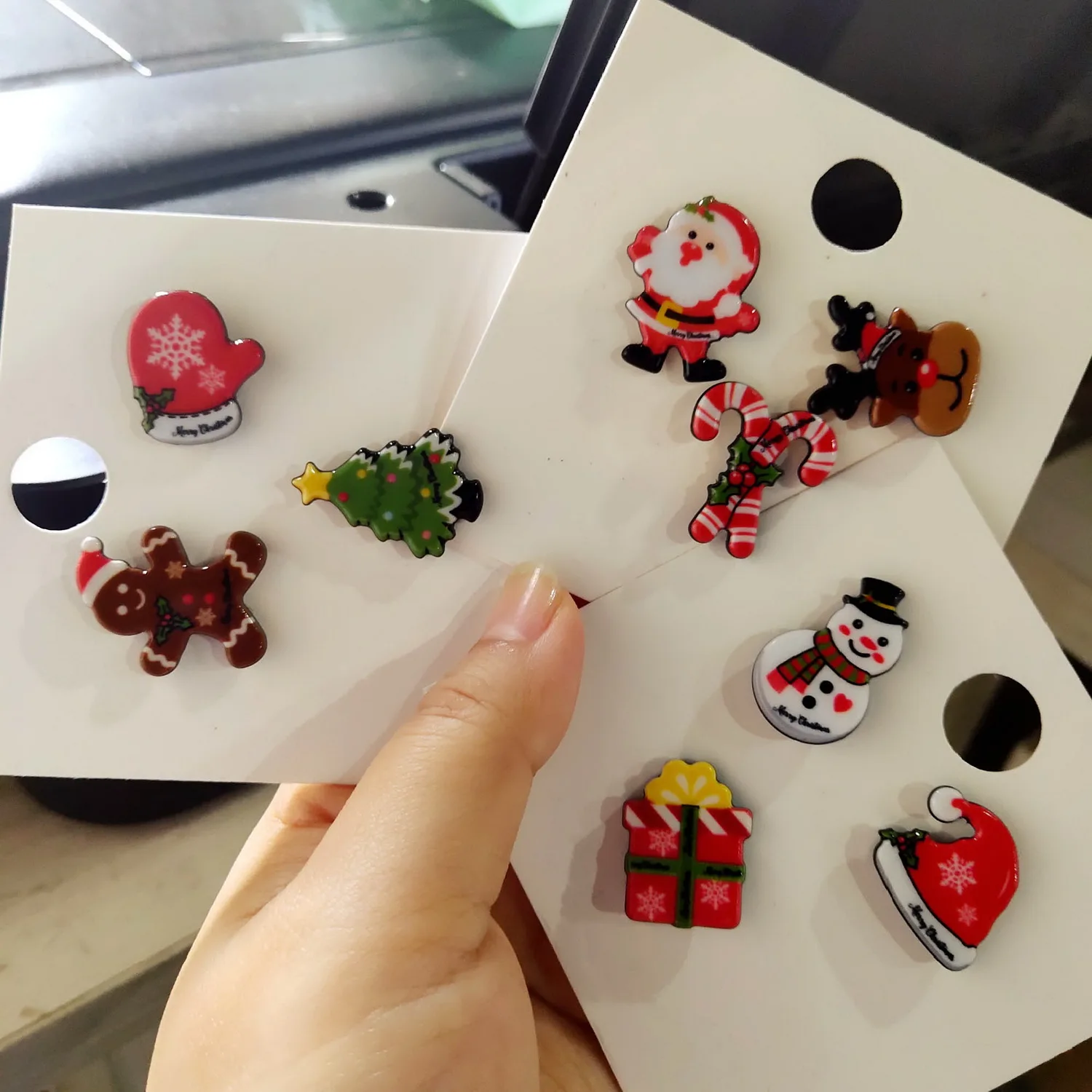 Christmas Brooch Cardboard Set Santa Claus Snowman Elk Hat Brooch Women Party New Year Acrylic Badges Pins
Christmas Brooch Cardboard Set Santa Claus Snowman Elk Hat Brooch Women Party New Year Acrylic Badges Pins