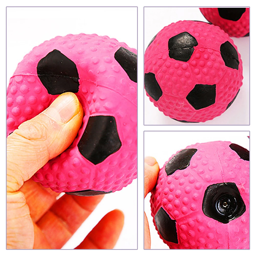 Симпатичный маленький мячик для питомца с рисунком в виде футбольного мяча