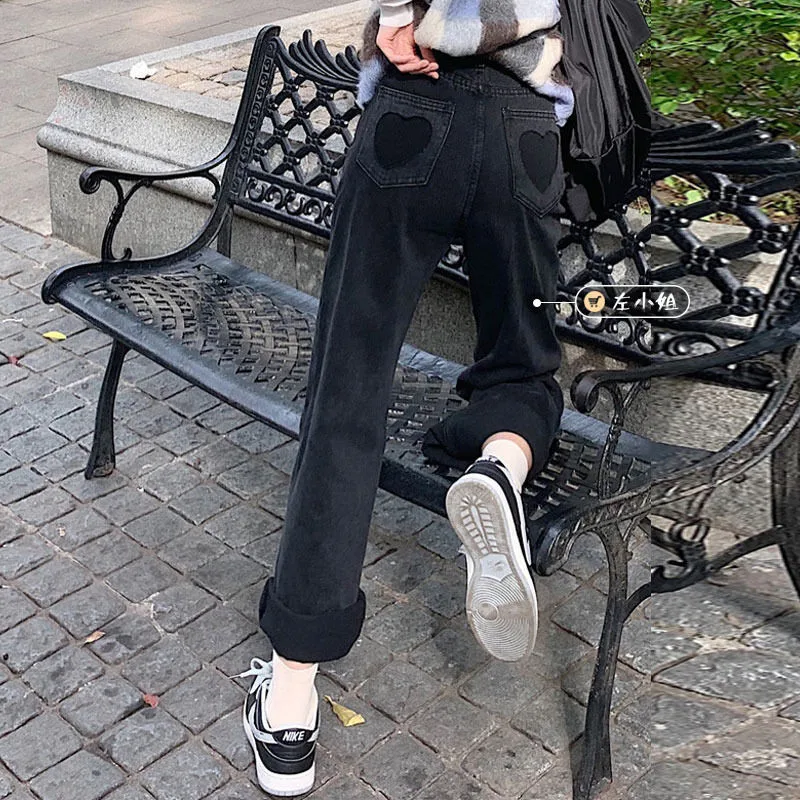Retro Straight Jeans Women Korean High Waist Casual Heart Pocket Wide-leg Demin Pants Streetwear Loose Jeans Female
Retro Straight Jeans Women Korean High Waist Casual Heart Pocket Wide-leg Demin Pants Streetwear Loose Jeans Female