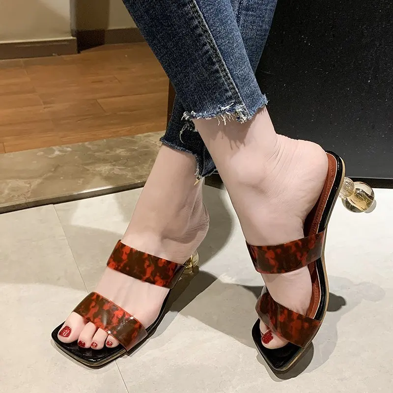 2021 New Sexy Leopard Print Women Slippers Square Toe Strange Heels Slipper Summer Solid Outside Women Shoes Zapatillas Mujer
2021 New Sexy Leopard Print Women Slippers Square Toe Strange Heels Slipper Summer Solid Outside Women Shoes Zapatillas Mujer