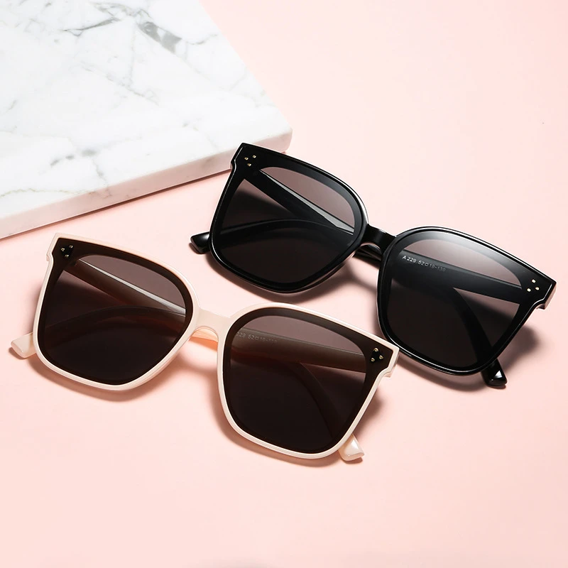2020 Luxury Brand Designer Women Sunglasses Fashion Classic Male Vintage Sun Glasses Female Driving Eyewear uv400 Oculos De Sol
2020 Luxury Brand Designer Women Sunglasses Fashion Classic Male Vintage Sun Glasses Female Driving Eyewear uv400 Oculos De Sol
