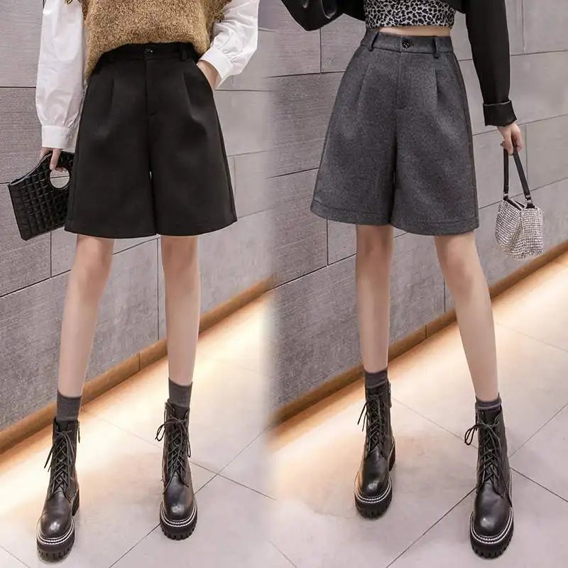 Women Wool Shorts Fashion Winter Short Pants Woolen Fake Cashmere Knee Length Shorts Casual Bootcuts Female Warm Boots Shorts
Women Wool Shorts Fashion Winter Short Pants Woolen Fake Cashmere Knee Length Shorts Casual Bootcuts Female Warm Boots Shorts