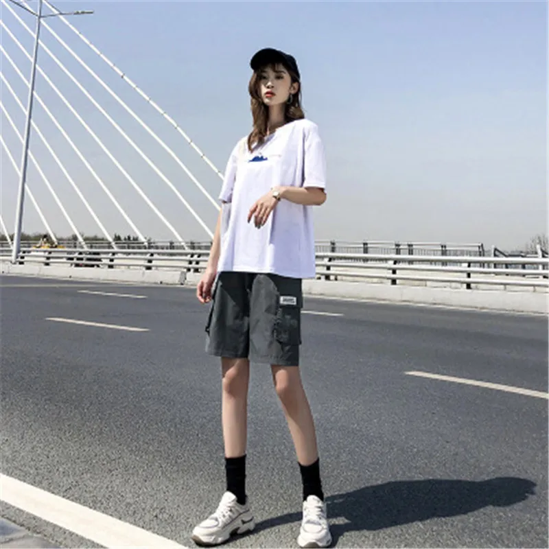 Womens Summer Shorts 2020 New Korean Loose High Waist Wide Leg Female Caual Summer Ladies Shorts For Women
Womens Summer Shorts 2020 New Korean Loose High Waist Wide Leg Female Caual Summer Ladies Shorts For Women