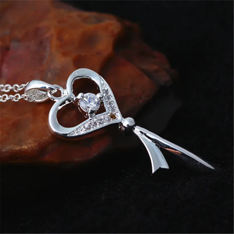 Новинка, Серебряный кулон, темпераментный женский классический кулон ручной работы, модное удлиненное ожерелье с цирконием
Новинка, Серебряный кулон, темпераментный женский классический кулон ручной работы, модное удлиненное ожерелье с цирконием