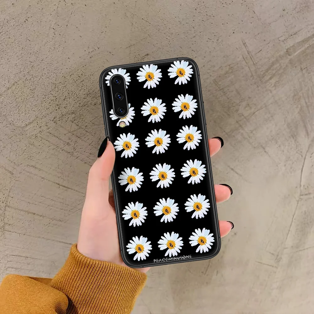 INS Korea Brand Peaceminusone Phone Case For Samsung Galaxy A 3 5 7 8 10 20 20E 21S 30 30S 40 50 51 70 71 black Hoesjes Painting
INS Korea Brand Peaceminusone Phone Case For Samsung Galaxy A 3 5 7 8 10 20 20E 21S 30 30S 40 50 51 70 71 black Hoesjes Painting