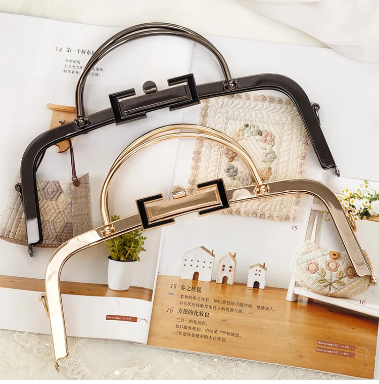 1 Pcs Size 28.5 Cm Maleta De Ferramenta Diy Accesssories For Bags Luggage Replacement Parts O Bag Handle New Metal Purse Frame
1 Pcs Size 28.5 Cm Maleta De Ferramenta Diy Accesssories For Bags Luggage Replacement Parts O Bag Handle New Metal Purse Frame