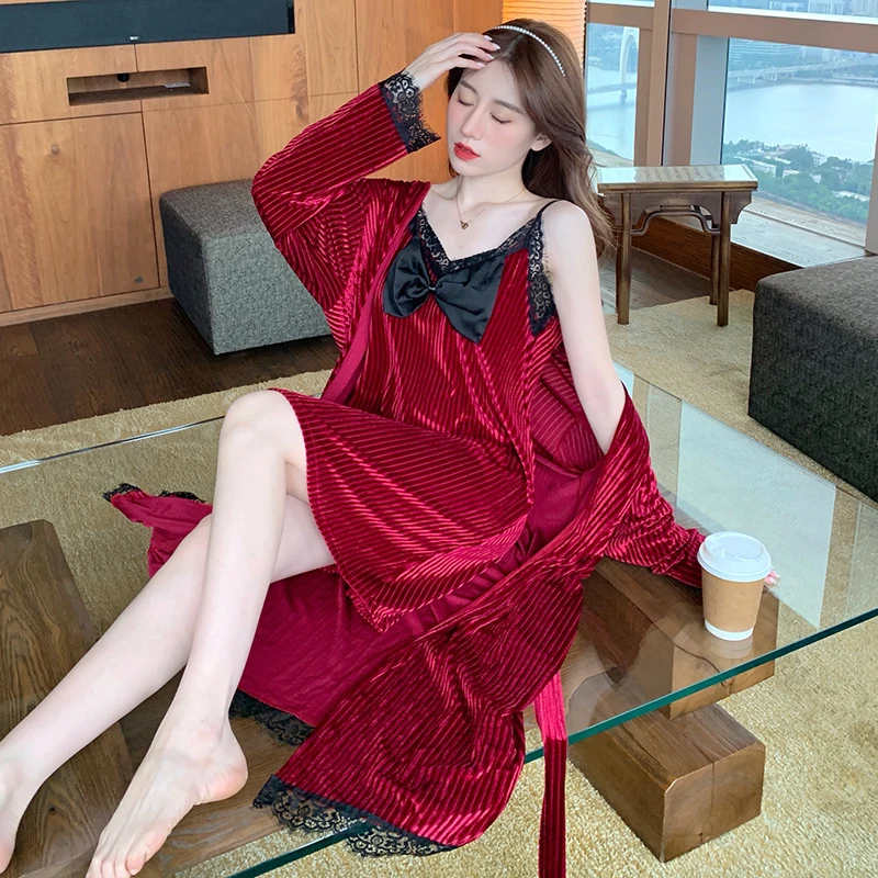 Golden Velvet Bow Ladies Pajamas Women Autumn and Winter Suspenders+nightgown Two-piece Set Nightgown Sleepwear Night Dress
Golden Velvet Bow Ladies Pajamas Women Autumn and Winter Suspenders+nightgown Two-piece Set Nightgown Sleepwear Night Dress