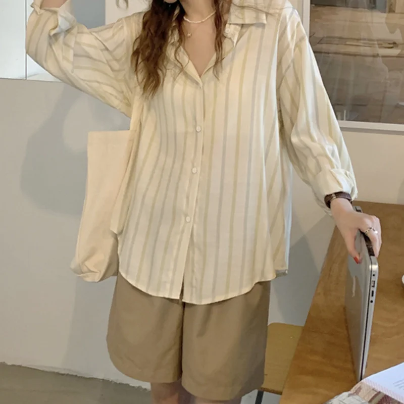 Long Sleeved Striped Shirt Women's Early Spring and Autumn Design Sense Niche Shirt 2021 New Clothes
Long Sleeved Striped Shirt Women's Early Spring and Autumn Design Sense Niche Shirt 2021 New Clothes