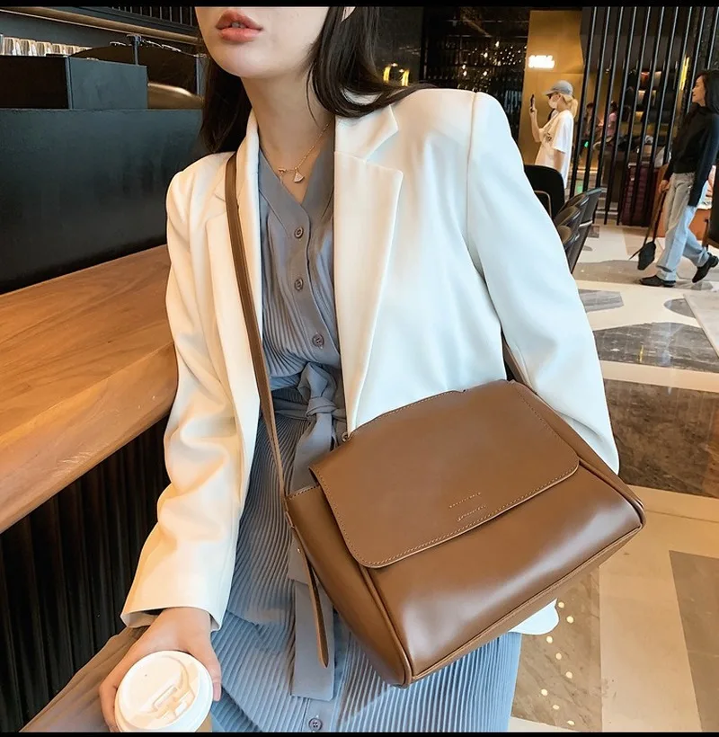 Pure Color Large Tote Bag 2020new High Quality PU Leather Designer Handbag Casual Lady Large Capacity One Shoulder Messenger Bag
Pure Color Large Tote Bag 2020new High Quality PU Leather Designer Handbag Casual Lady Large Capacity One Shoulder Messenger Bag