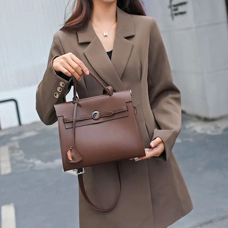 2021 New Trend Ieather Handbags Famous Brand fashion shoulder bags luxury handbags high quality messenger bags designer handbags 
2021 New Trend Ieather Handbags Famous Brand fashion shoulder bags luxury handbags high quality messenger bags designer handbags