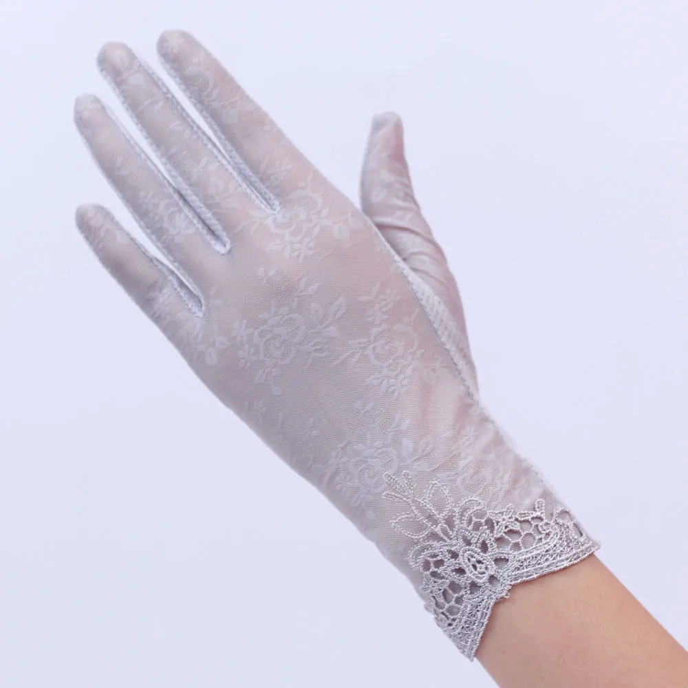 2021 Sexy Summer Women UV Sunscreen Short Sun Female Gloves Fashion Floral Lace Driving Of Thin Touch Screen Ladies Gloves
2021 Sexy Summer Women UV Sunscreen Short Sun Female Gloves Fashion Floral Lace Driving Of Thin Touch Screen Ladies Gloves