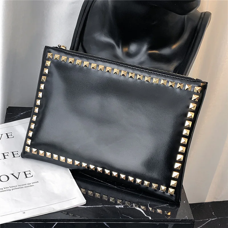 Handtas Mannen 2022 Personality Black Big Wallet Korean Luxury Designer Handbag Leather Envelop Bags For Men Rivets Clutch Bag
Handtas Mannen 2022 Personality Black Big Wallet Korean Luxury Designer Handbag Leather Envelop Bags For Men Rivets Clutch Bag