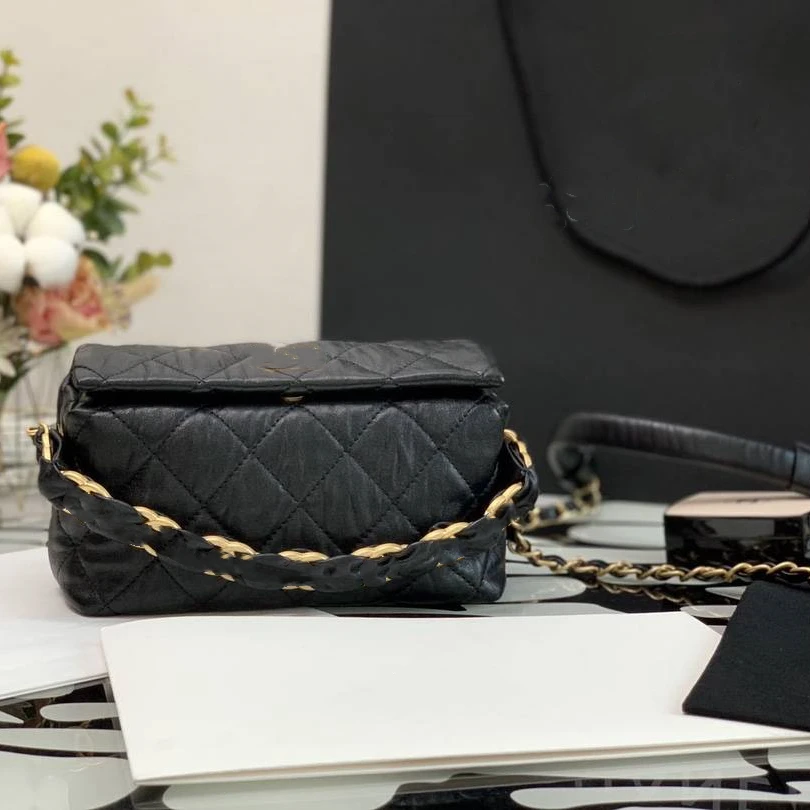 Chain Genuine Leather Bag for Women 2021 Luxury Brand Trending Shoulder Handbags and Purses Female Hand Bag
Chain Genuine Leather Bag for Women 2021 Luxury Brand Trending Shoulder Handbags and Purses Female Hand Bag