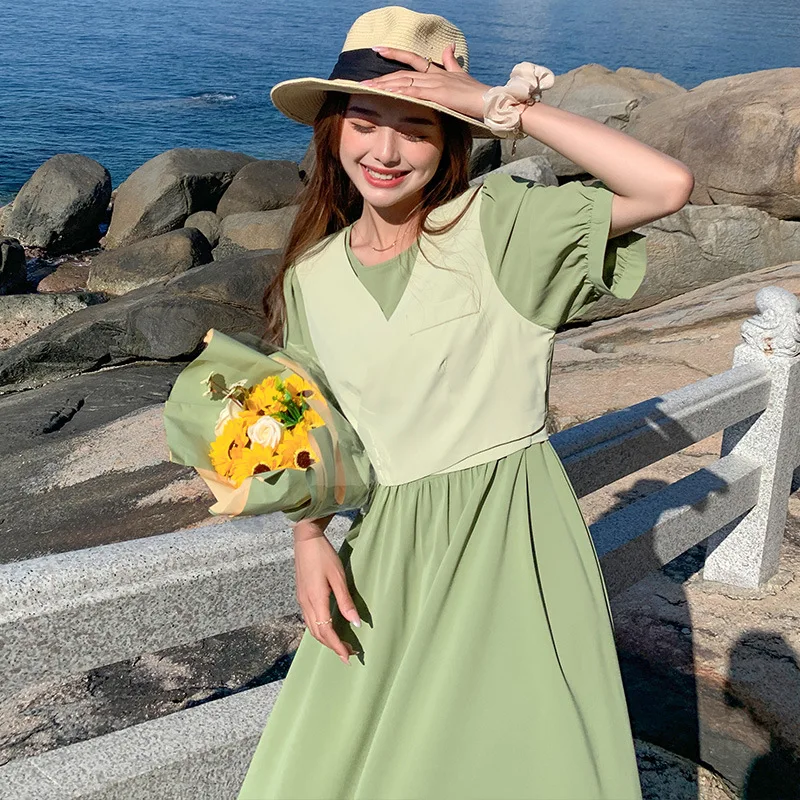 French Chiffon fake two pieces of green dress women's summer 2021 new style temperament show thin small gentle wind long skirt
French Chiffon fake two pieces of green dress women's summer 2021 new style temperament show thin small gentle wind long skirt