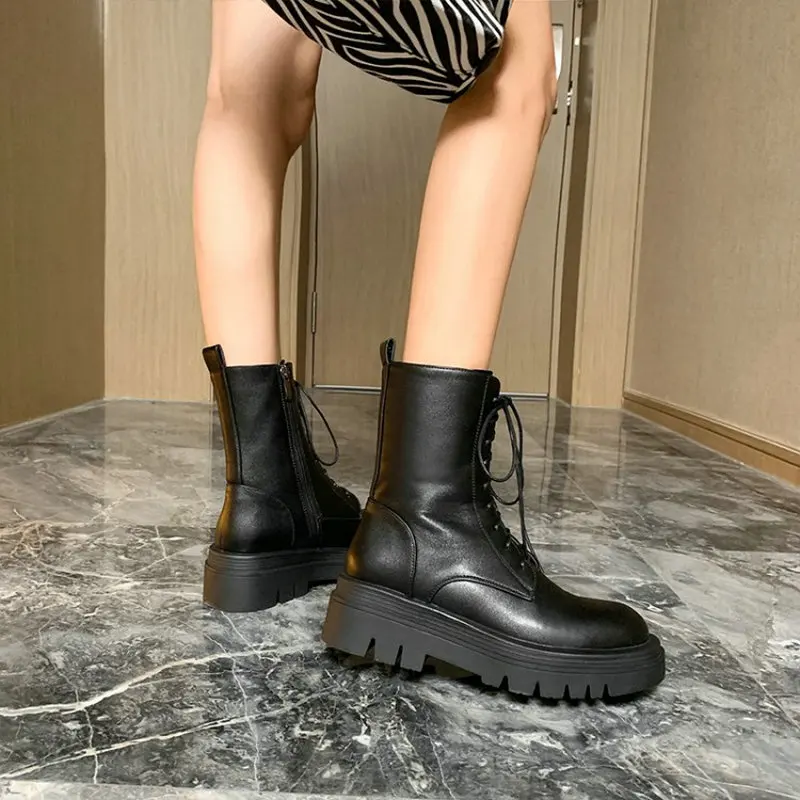 Sianie Tianie Winter Warm Fleece Inside Plain Black Thick Platform Flat Sole Shoes Lace-up Motorcycle Riding Women Ankle Boots
Sianie Tianie Winter Warm Fleece Inside Plain Black Thick Platform Flat Sole Shoes Lace-up Motorcycle Riding Women Ankle Boots