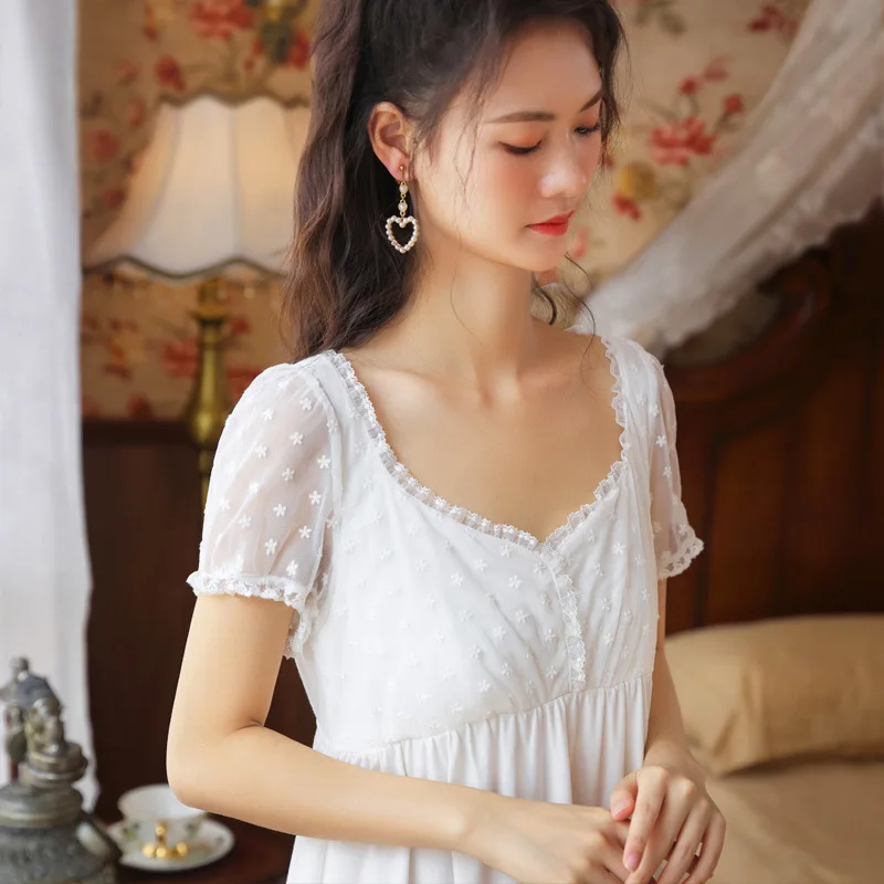 Short Sleeve Nightdress Women's Summer Cotton Nightgown Retro Court Style V-neck Sweet Lace Pajamas Loose Female Home Clothing
Short Sleeve Nightdress Women's Summer Cotton Nightgown Retro Court Style V-neck Sweet Lace Pajamas Loose Female Home Clothing