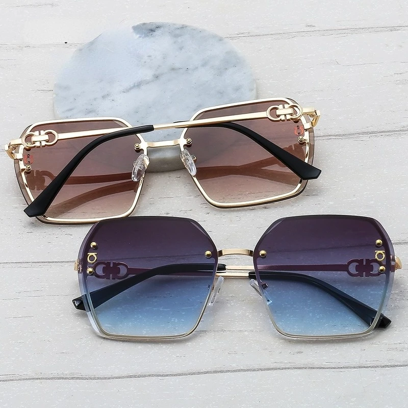 Fashion Suqare Sunglasses Women Metal Rivet Decoration Vintage Punk Sun Glasses Eyewear Female Luxury Brand Shades Glasses UV400
Fashion Suqare Sunglasses Women Metal Rivet Decoration Vintage Punk Sun Glasses Eyewear Female Luxury Brand Shades Glasses UV400