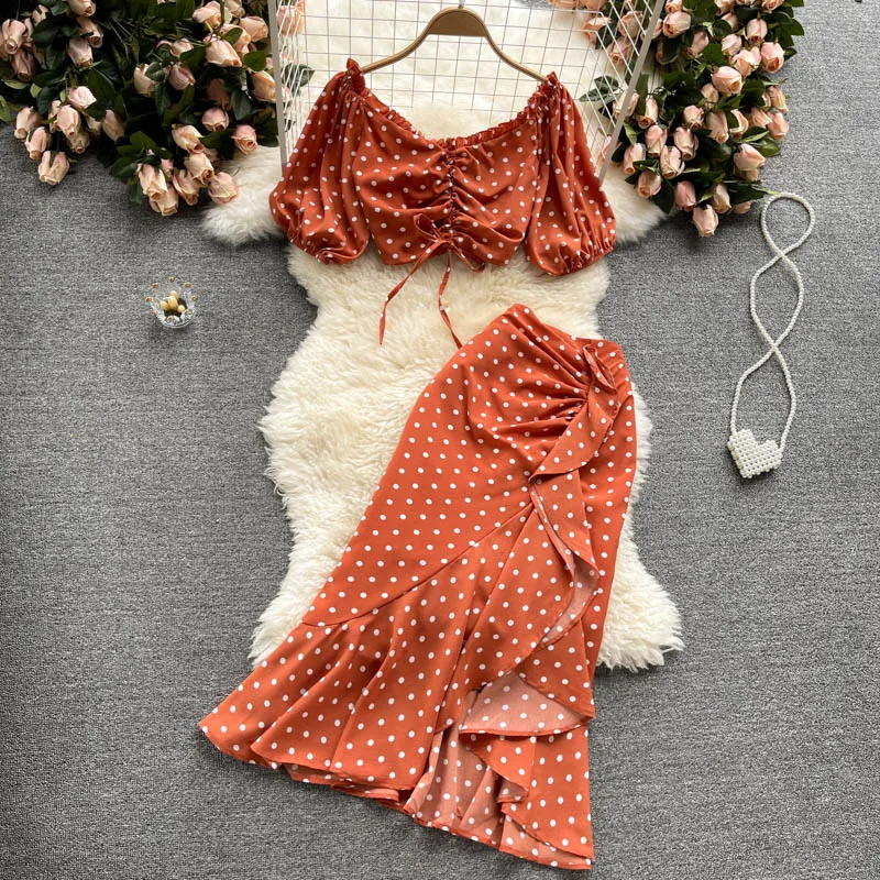 Summer Beach Vacation Sweet Dots Print Women Two Piece Set Shirring Elastic Slim Sexy Crop Top And Ruffles Mermaid Skirt
Summer Beach Vacation Sweet Dots Print Women Two Piece Set Shirring Elastic Slim Sexy Crop Top And Ruffles Mermaid Skirt