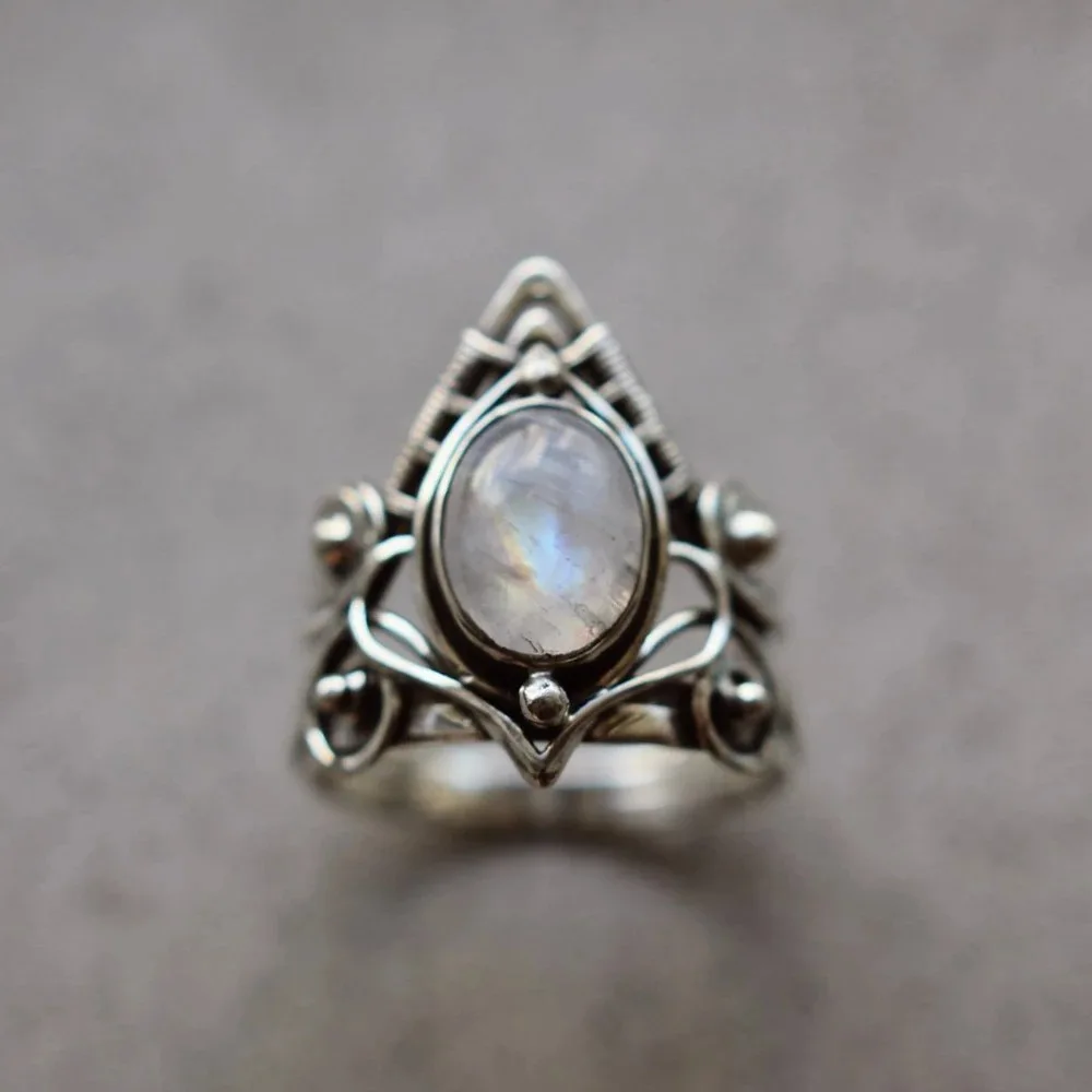 

Vintage Tibetan Moonstone Big Healing Crystal Rings for Women Boho Antique Indian Gem Ring Fine Jewelry Girls Ladies Gifts