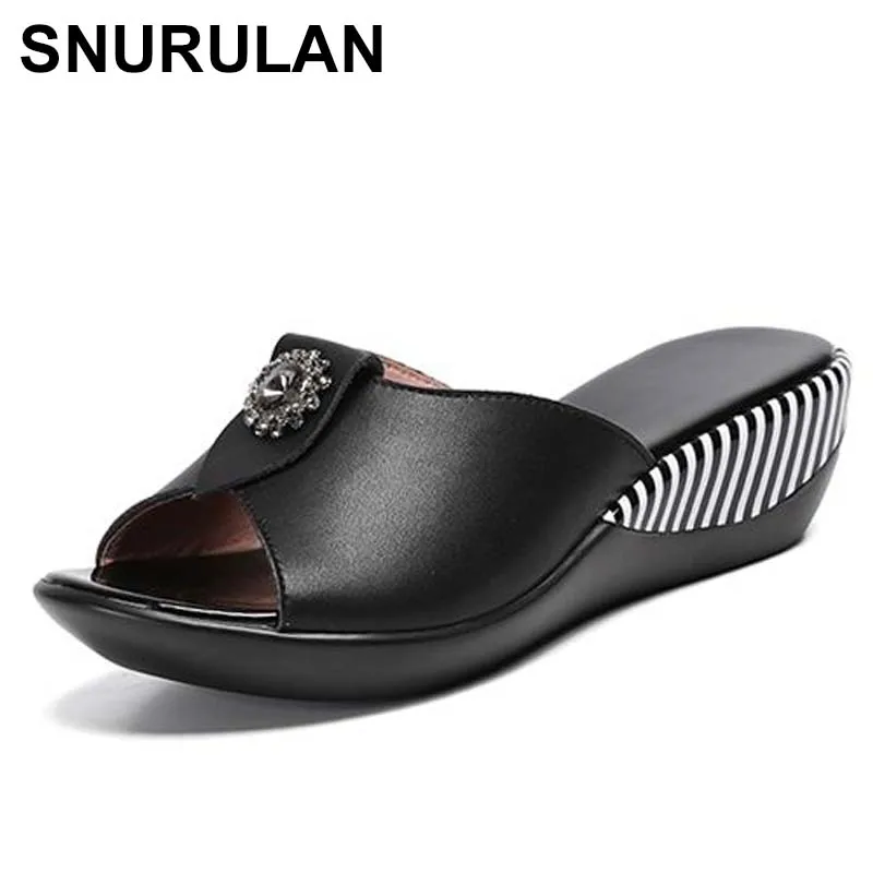 SNURULAN size 35--42 Diamond slippers Genuine Leather Slippers New Fashion Antiskid Summer Slippers Womens Rhinestone Sandals
SNURULAN size 35--42 Diamond slippers Genuine Leather Slippers New Fashion Antiskid Summer Slippers Womens Rhinestone Sandals