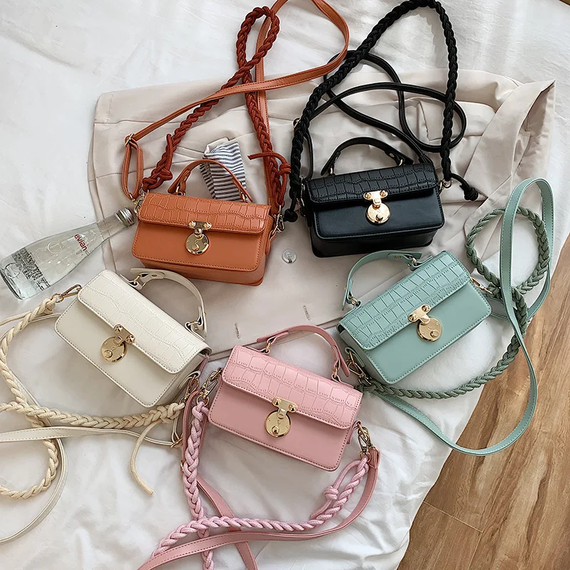 Bags New Personality Women's Shoulder Bag PU Solid Color Small Square Bag Chain Bag Women's Brand Handbag Trend Messenger Bag
Bags New Personality Women's Shoulder Bag PU Solid Color Small Square Bag Chain Bag Women's Brand Handbag Trend Messenger Bag