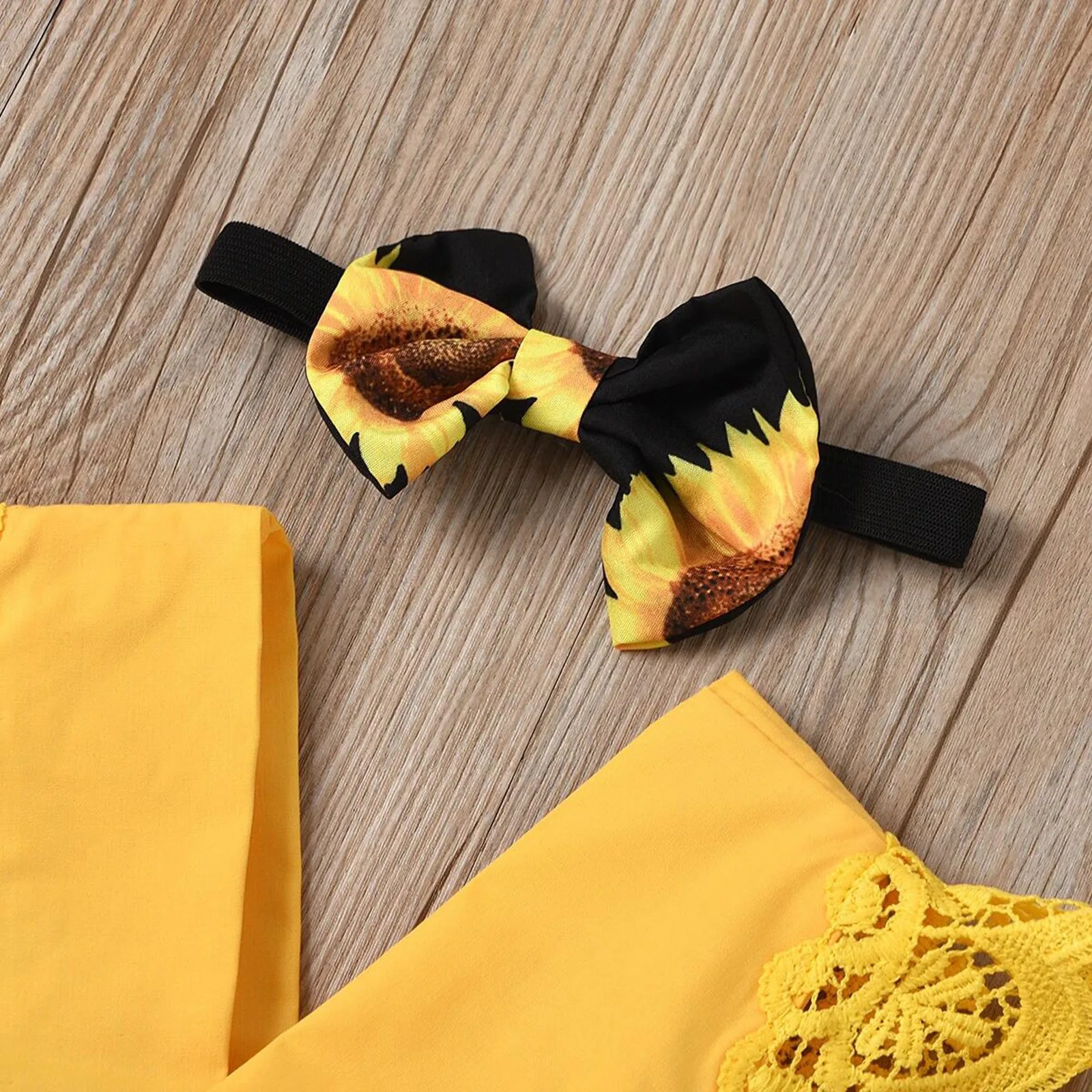 Baby Girl Sleeveless Sunflower Print Romper Jumpsuit+Headband Set Outfit Newborn Clothes Children's Clothing for 0-24 Months 202
Baby Girl Sleeveless Sunflower Print Romper Jumpsuit+Headband Set Outfit Newborn Clothes Children's Clothing for 0-24 Months 202