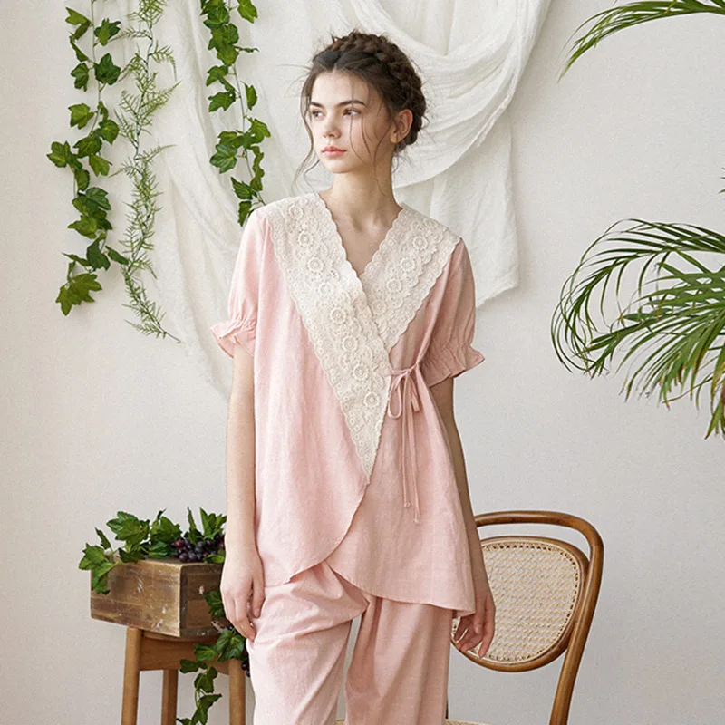 Pajamas Female Summer Embroidery Lace Straps Cotton Short-sleeved V-neck Pajamas Sexy Ladies Suit Home Clothing Pajamas
Pajamas Female Summer Embroidery Lace Straps Cotton Short-sleeved V-neck Pajamas Sexy Ladies Suit Home Clothing Pajamas